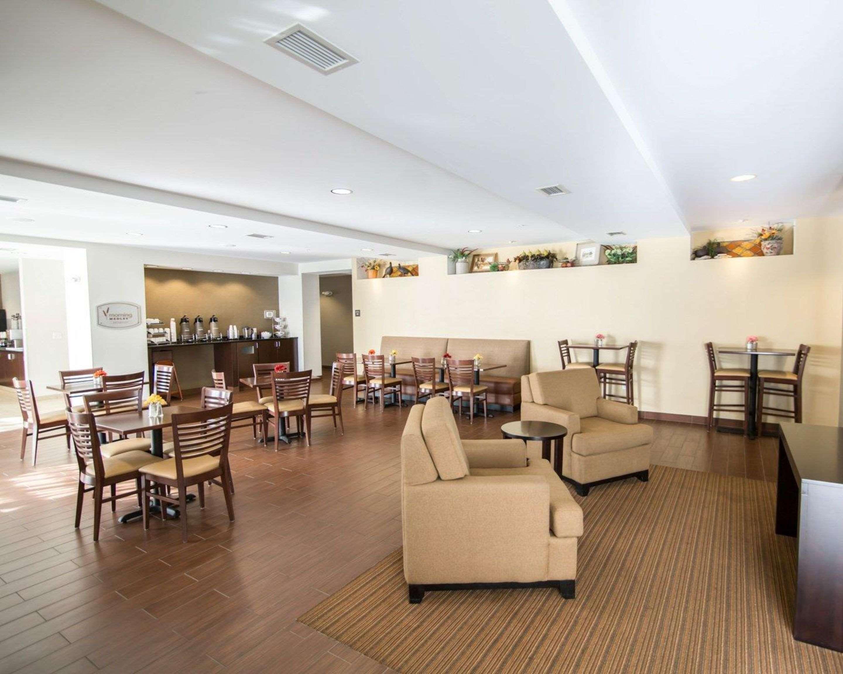 Sleep Inn & Suites Norton Bagian luar foto