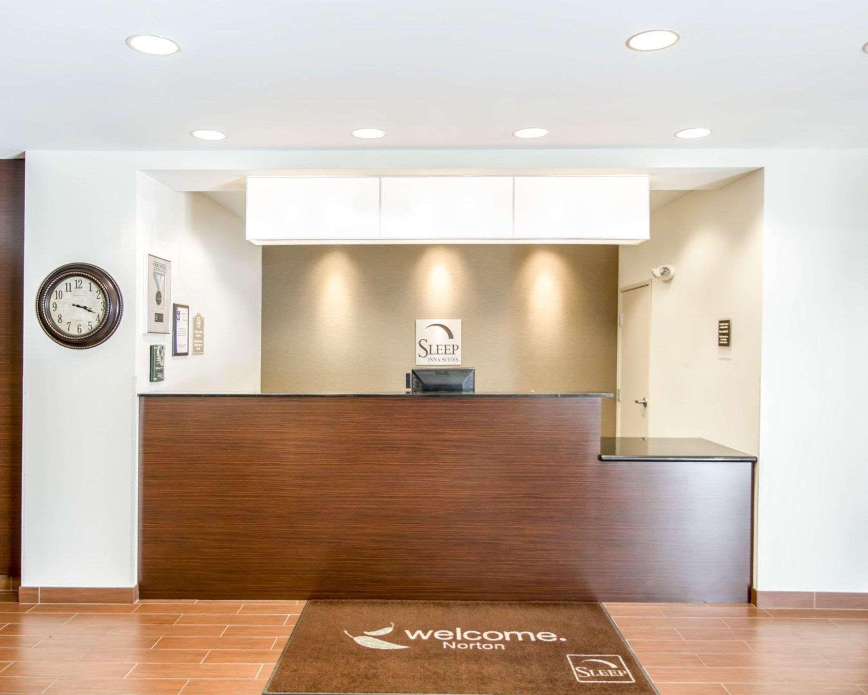 Sleep Inn & Suites Norton Bagian luar foto